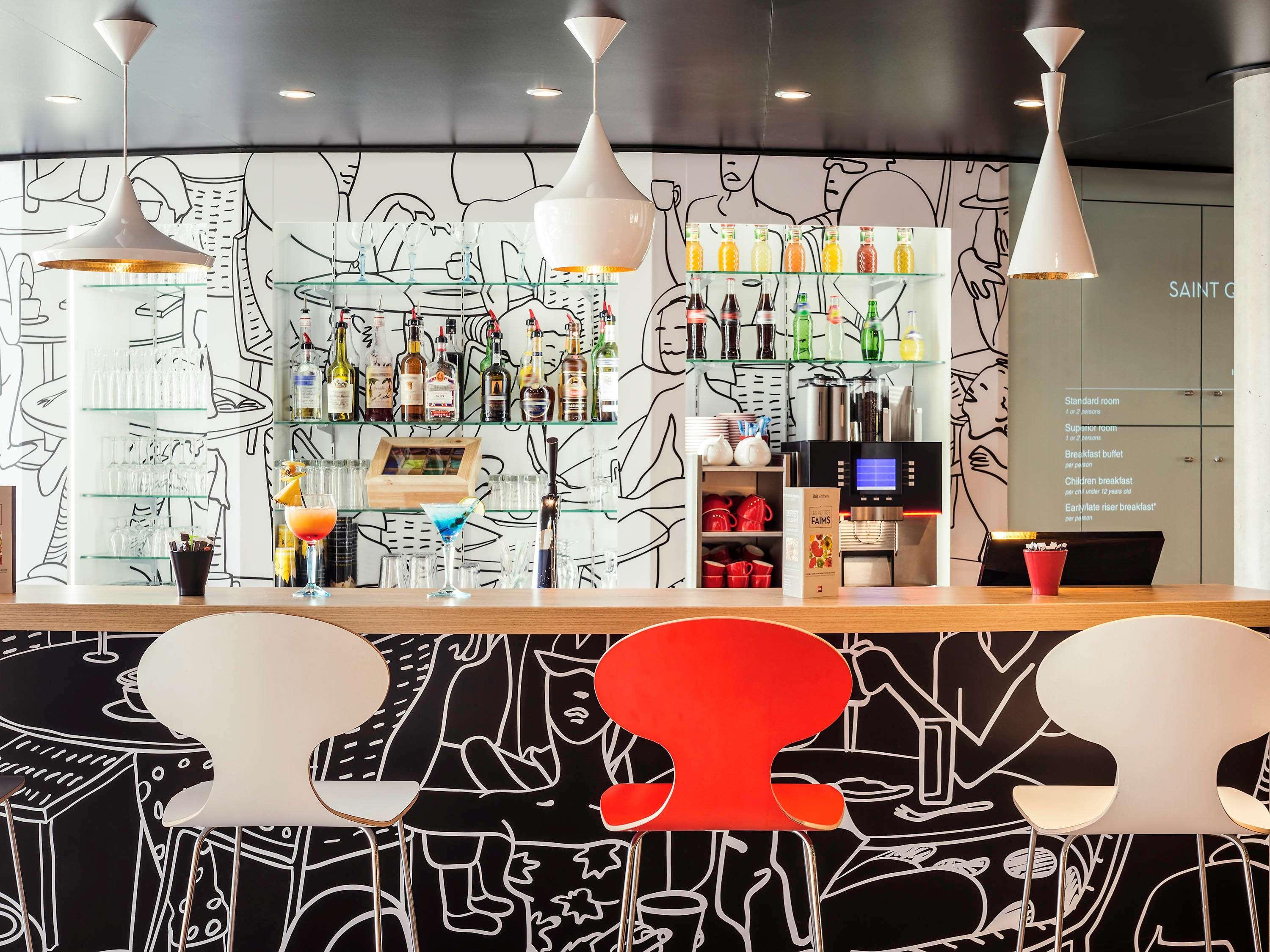 Отель Ibis Saint Quentin En Yvelines - Velodrome Монтиньи-ле-Бретонё Экстерьер фото