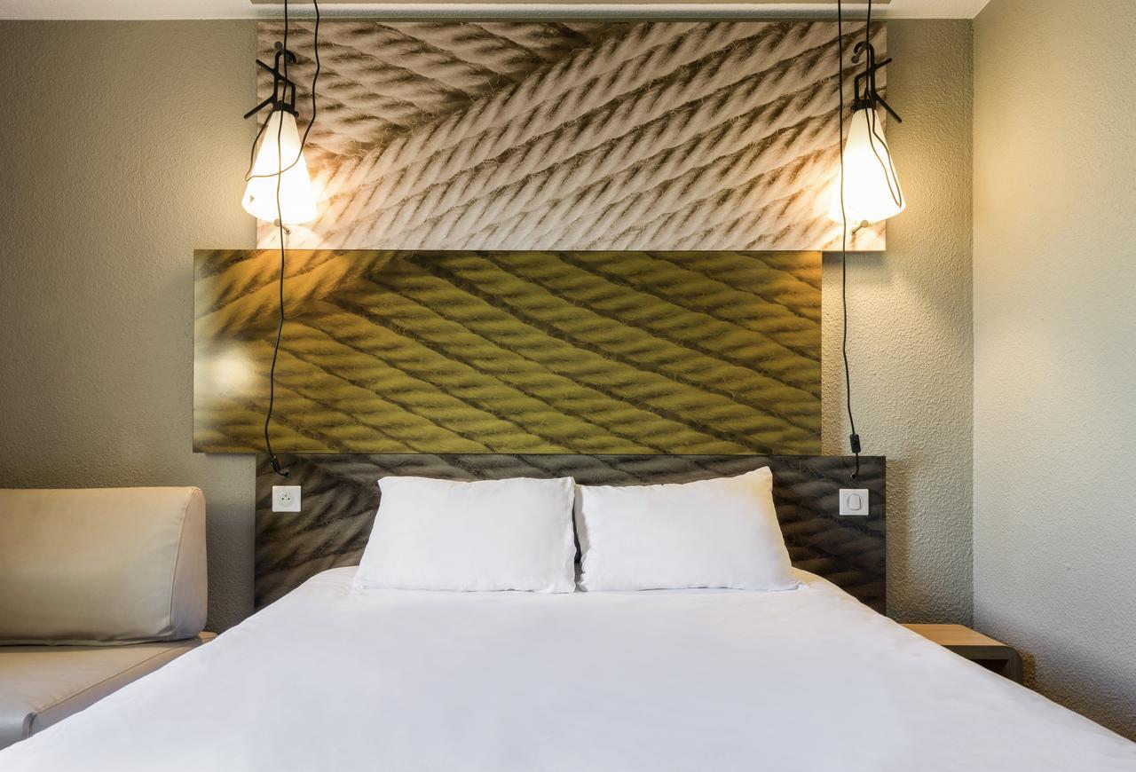 Отель Ibis Saint Quentin En Yvelines - Velodrome Монтиньи-ле-Бретонё Экстерьер фото